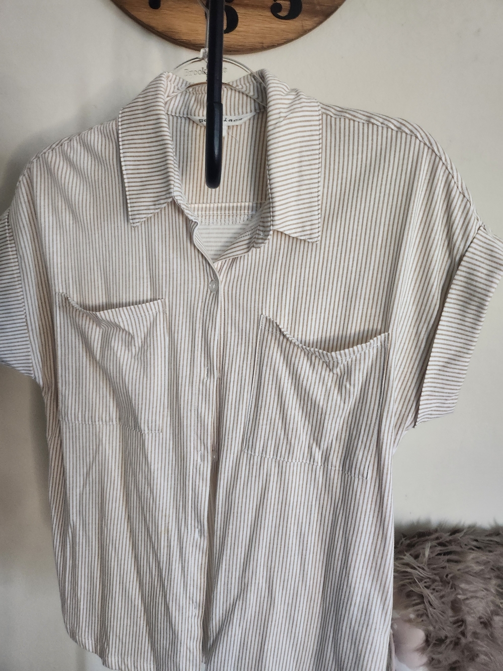 Striped Short-Sleeve Button-Down Shirt - Beige/White